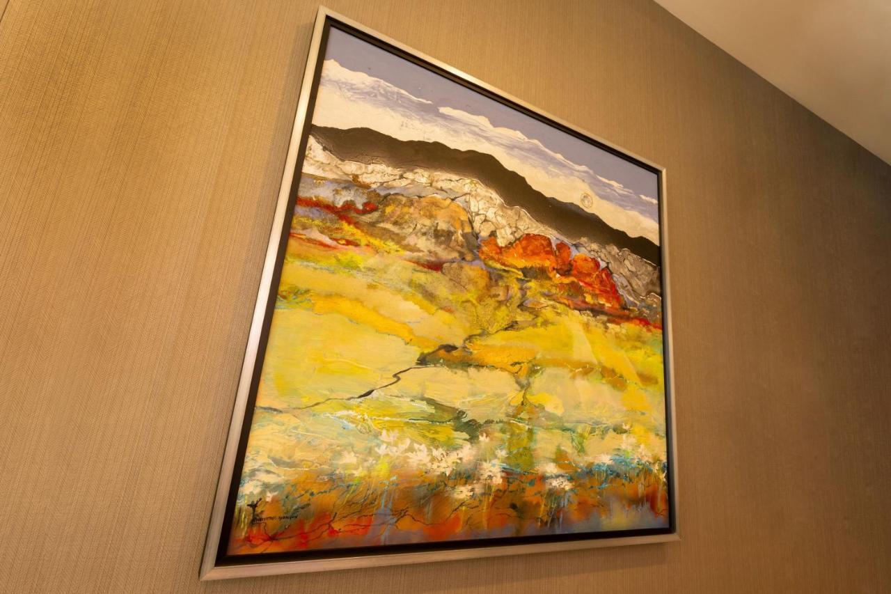 Springhill By Marriott Downtown Hotel