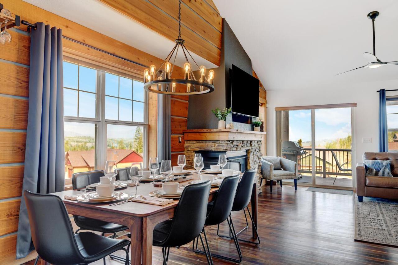 Holiday home Luxury 35: Mountain Retreat With Hot Tub & Activity Perks