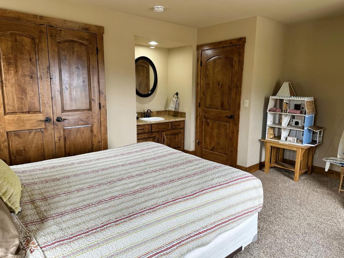 Private Retreat On Working Horse And Cattle Ranch Salida
