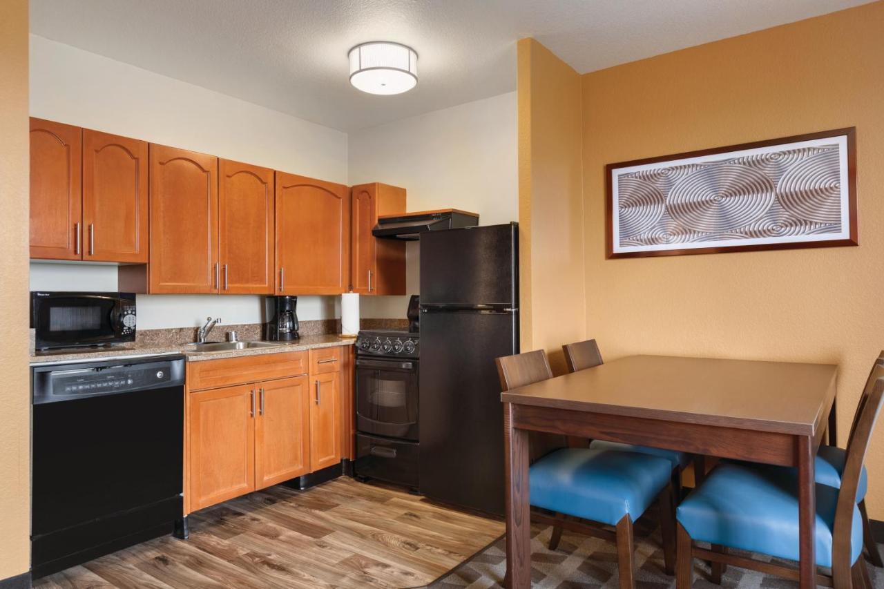Hotel Suburban Tech Center 3*