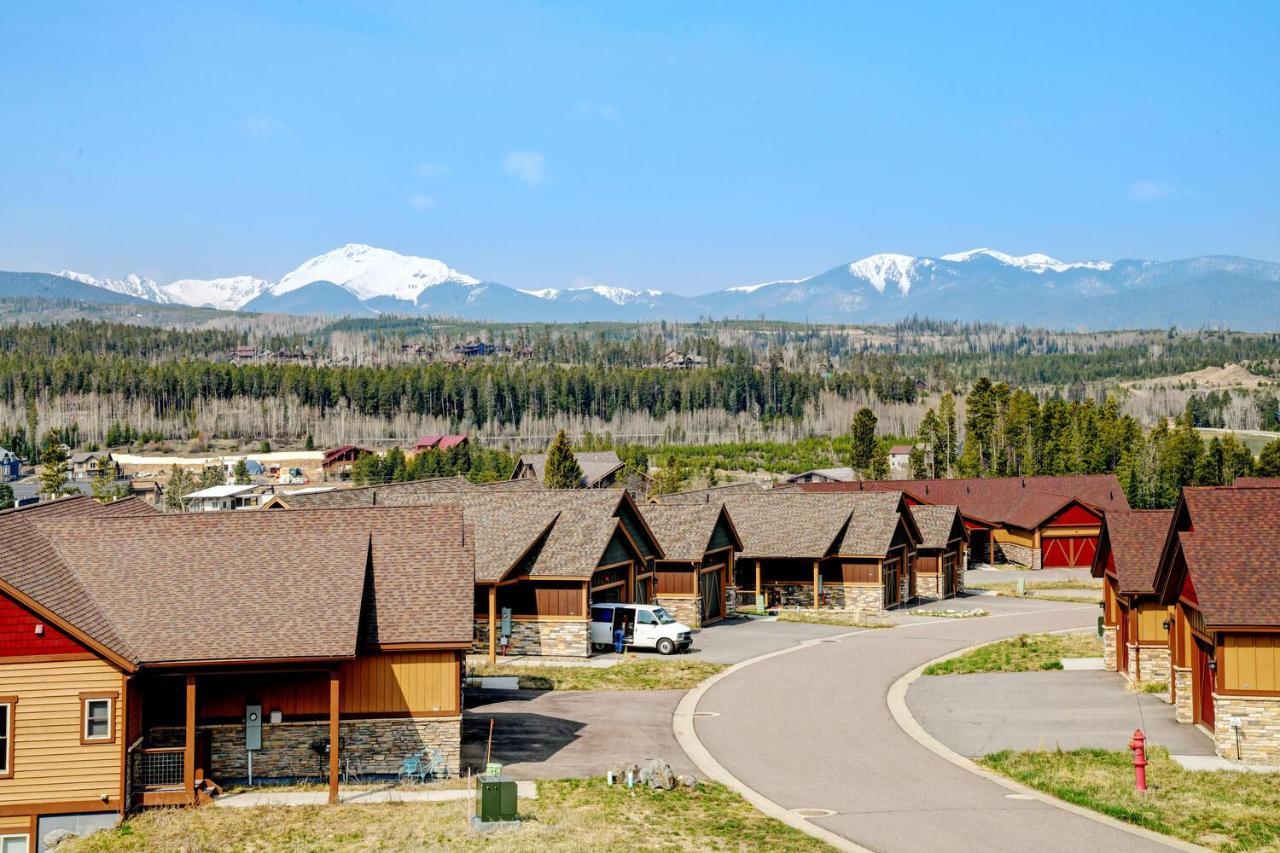 Holiday home Luxury 35: Mountain Retreat With Hot Tub & Activity Perks Fraser