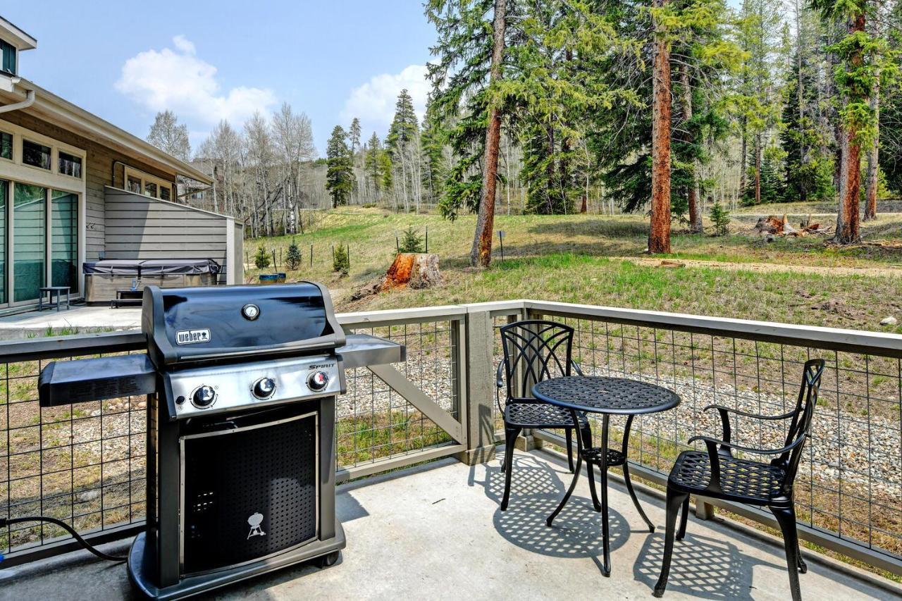 Luxury Cabin 77: Hot Tub Retreat With Mountain Views *