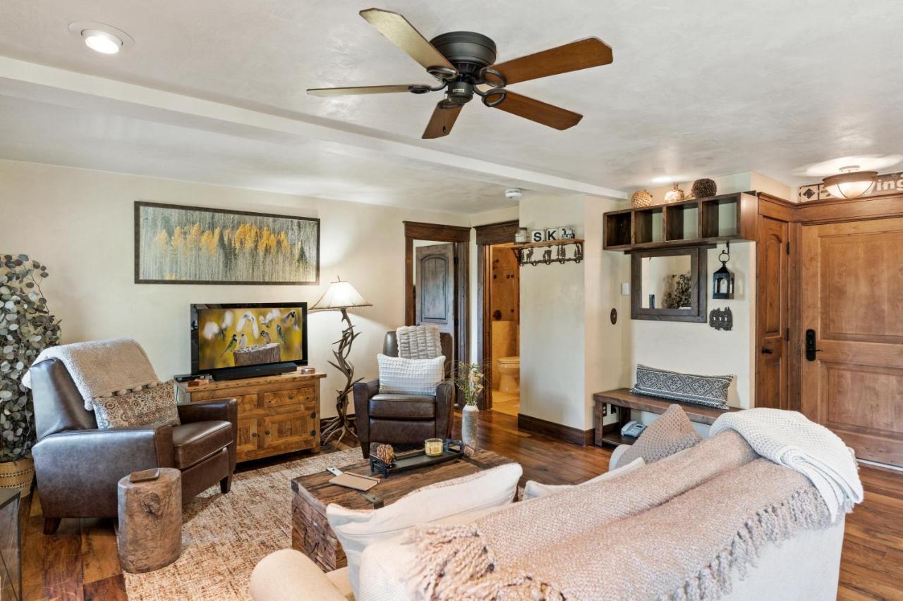 Apartment Bear Claw 301 - Ski-in Ski-out Condo! *