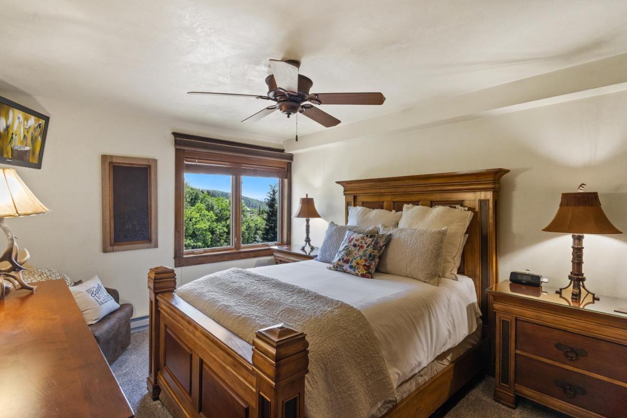 Bear Claw 301 - Ski-in Ski-out Condo! Steamboat Springs