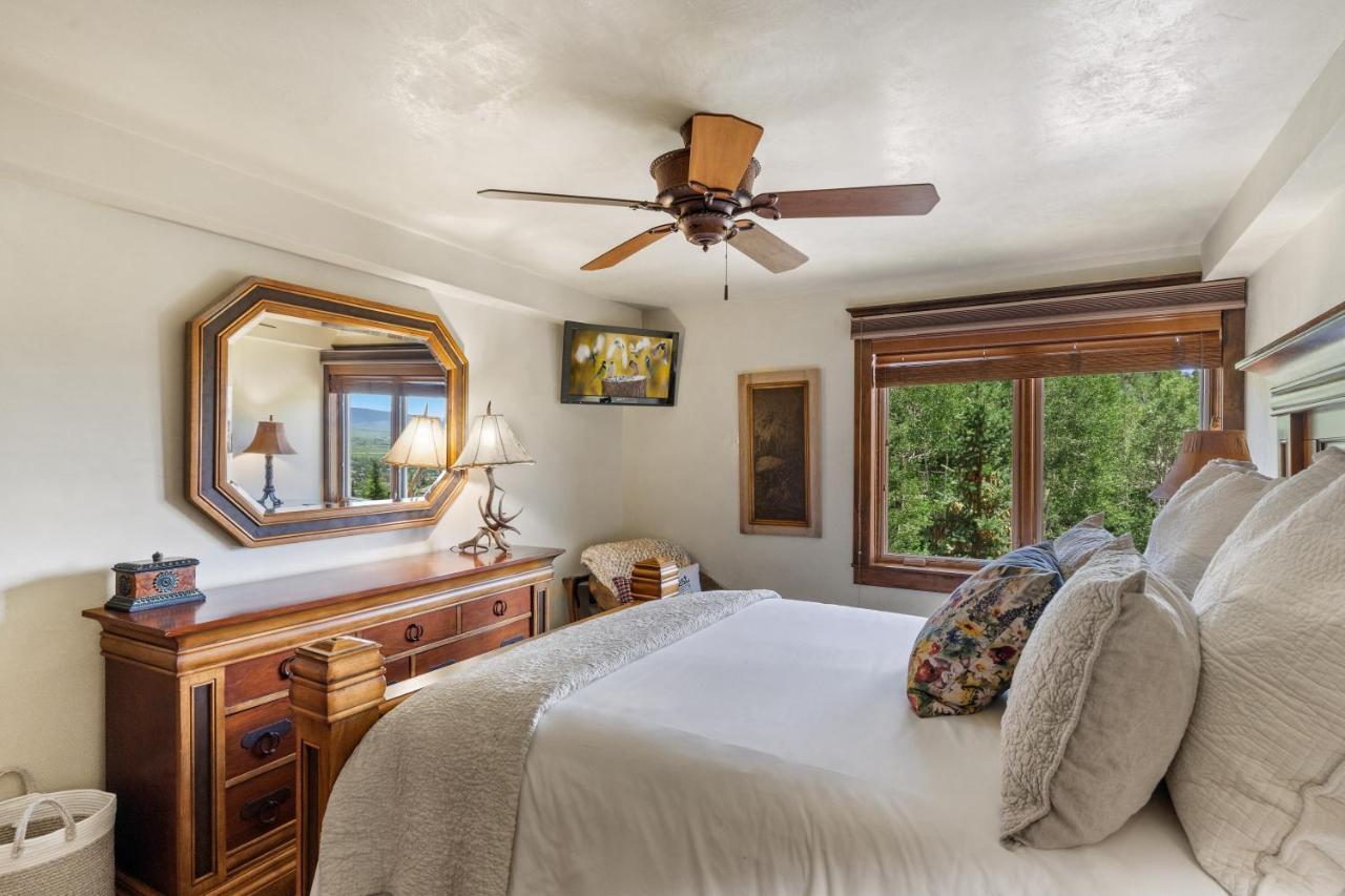 Bear Claw 301 - Ski-in Ski-out Condo! * Steamboat Springs
