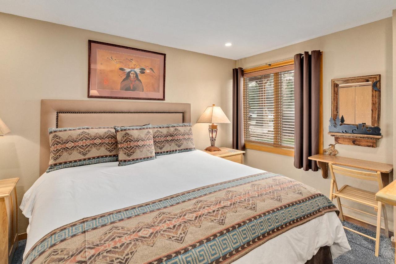 Apartment Bear Claw 107 - Ski-in Ski-out Condo! *