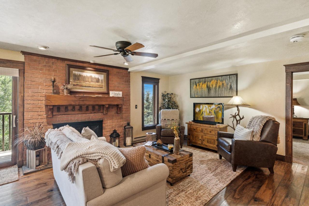 Bear Claw 301 - Ski-in Ski-out Condo! *