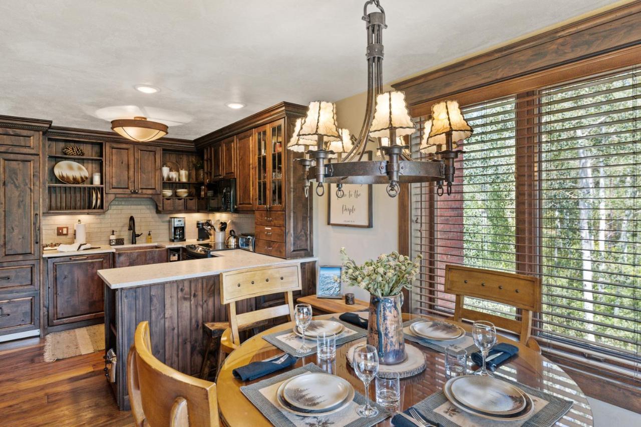 Bear Claw 301 - Ski-in Ski-out Condo! Apartment Steamboat Springs