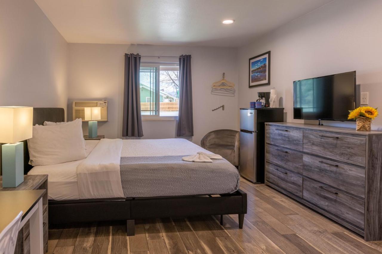 Hotel Riverwalk 2*