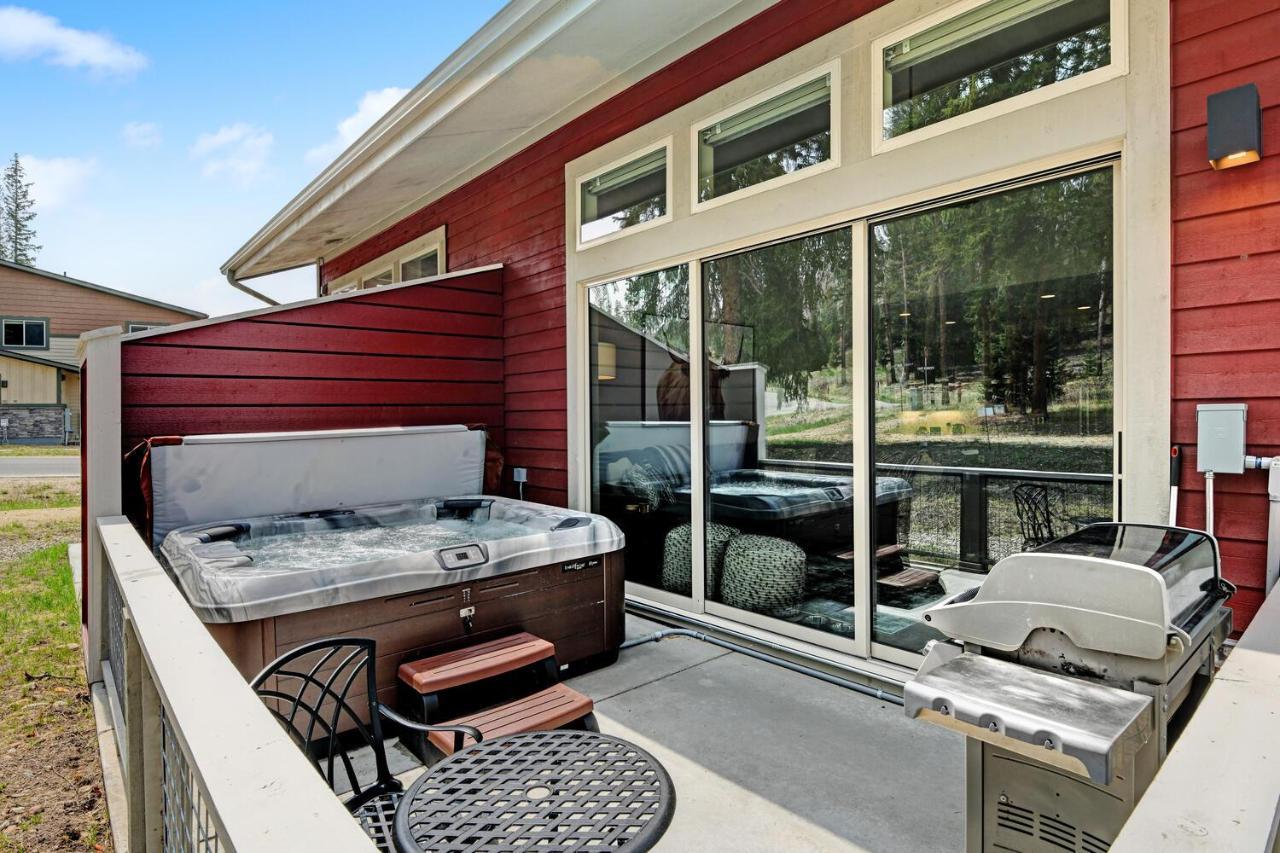 Holiday home Luxury Cabin 77: Hot Tub Retreat With Mountain Views