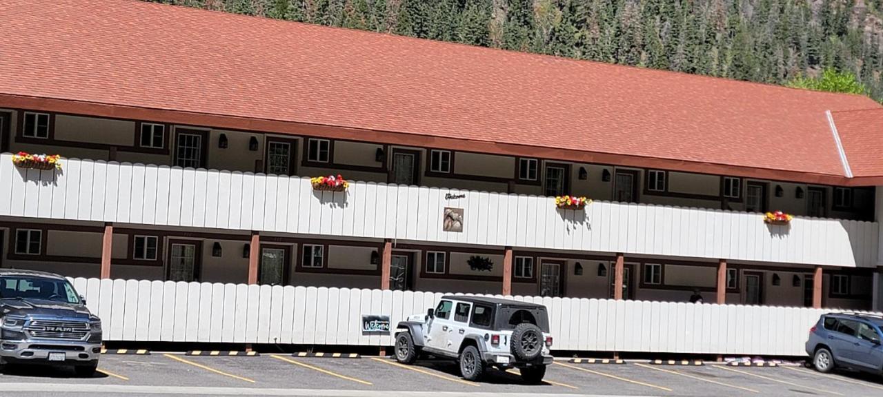 Hot Springs Hotel 3*