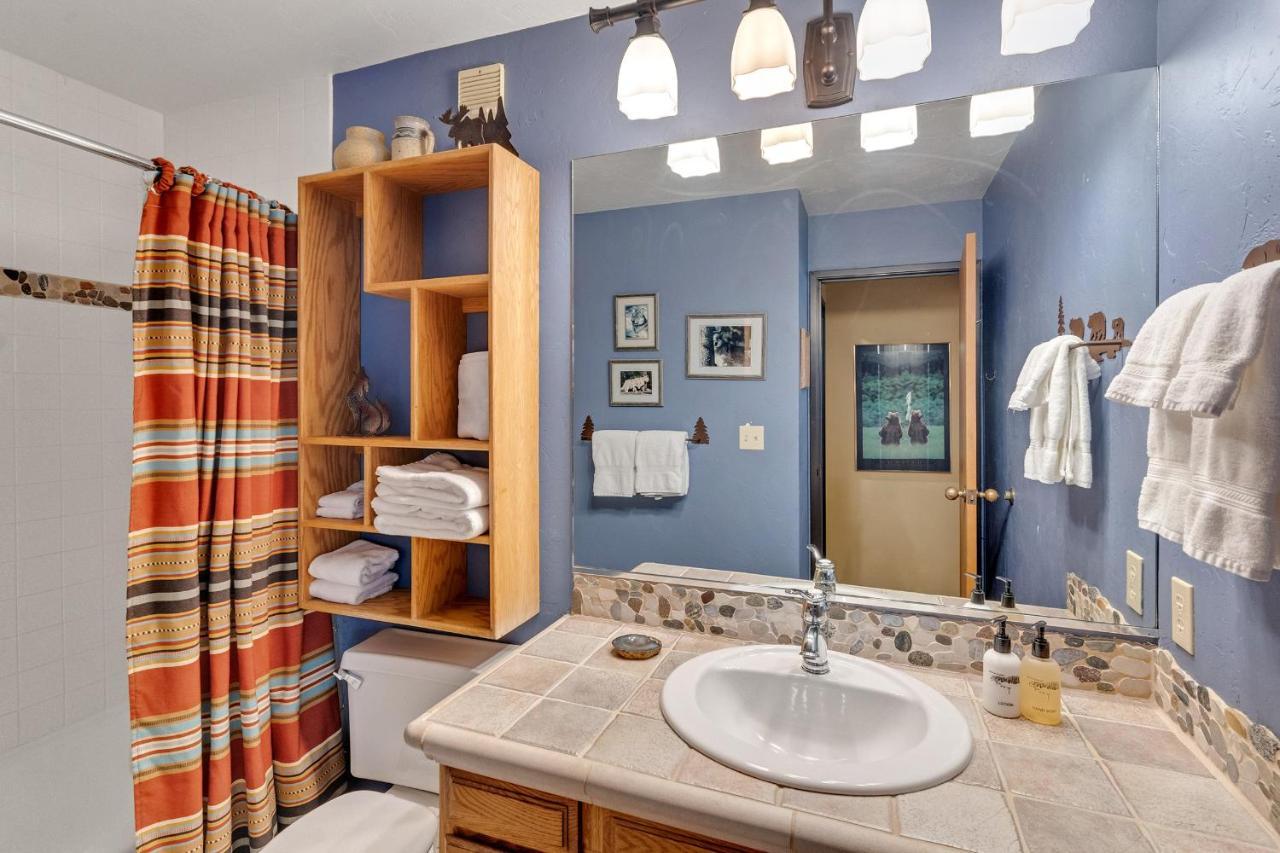 Apartment Bear Claw 107 - Ski-in Ski-out Condo! *