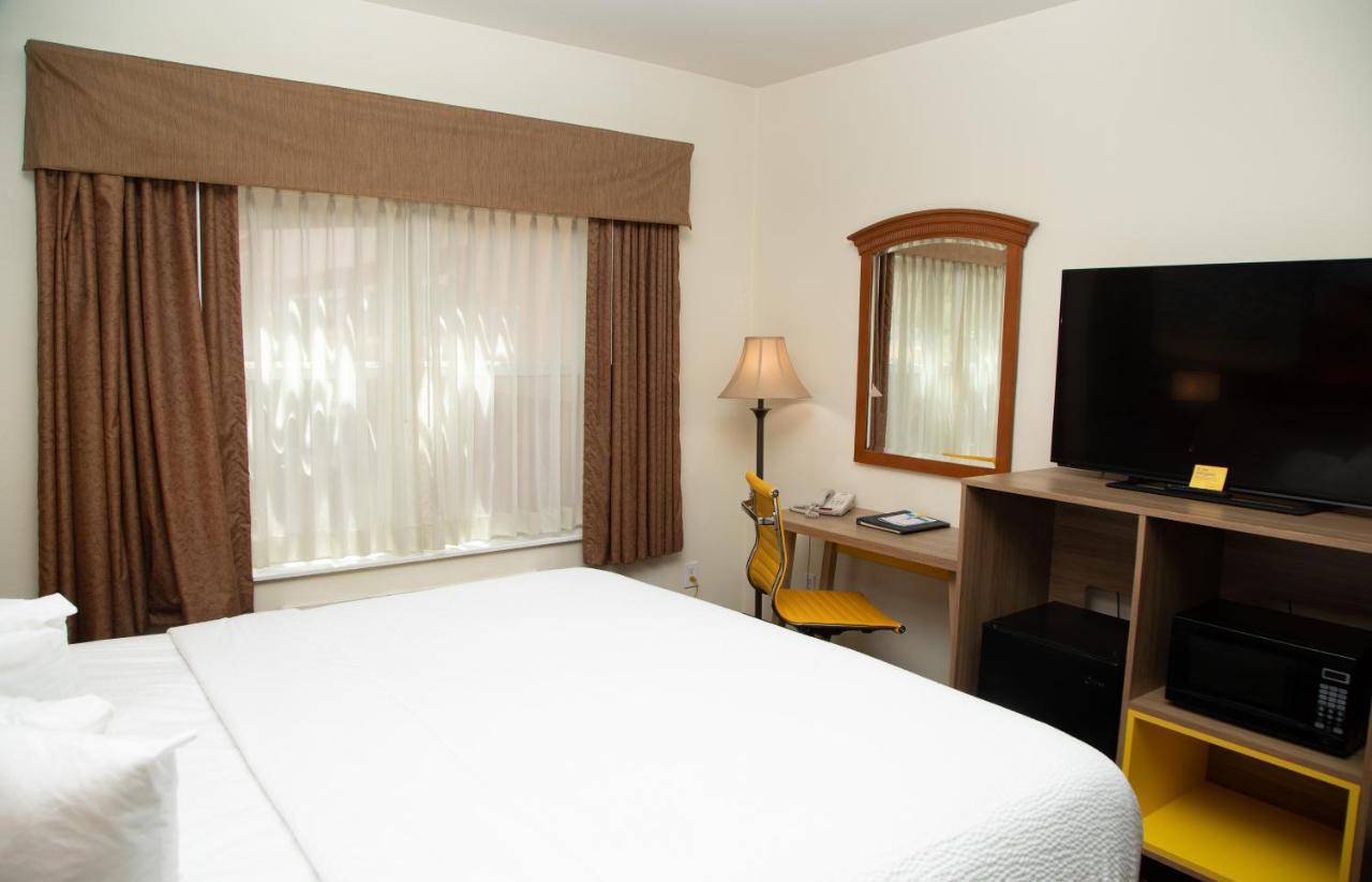 Days By Wyndham Hotel 3*
