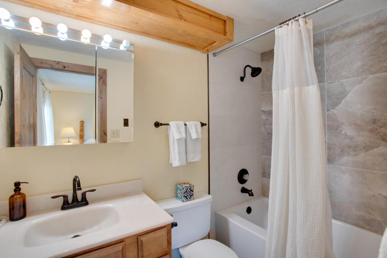 Apartment With Pool Access Walk To Slopes