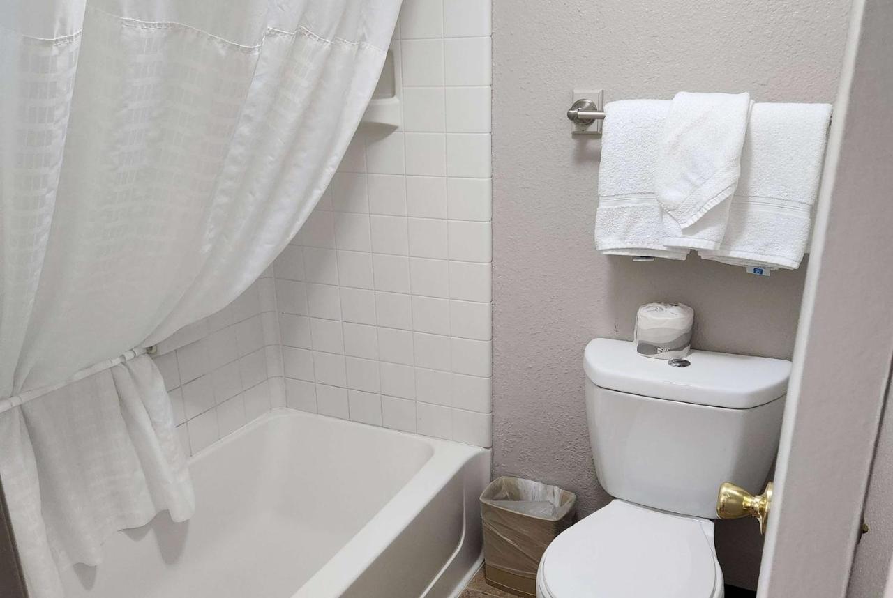 Days By Wyndham Downtown 2*