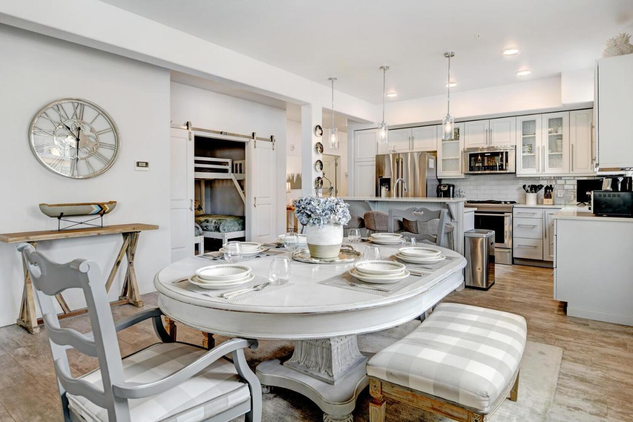 Luxury 224: Pool, Club & Views With Activity Perks Holiday home
