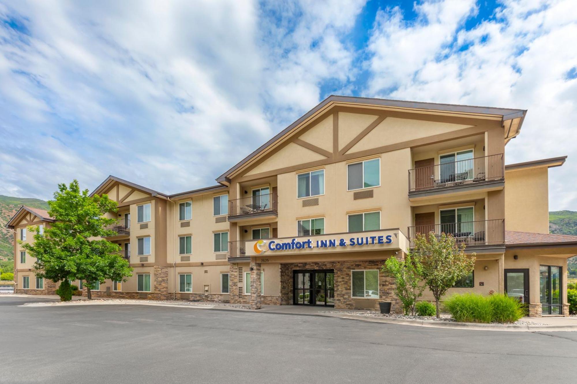 Hotel Comfort & On The River