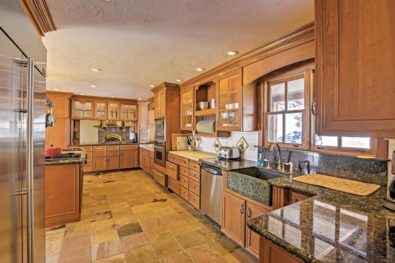 Mountaineer Manor