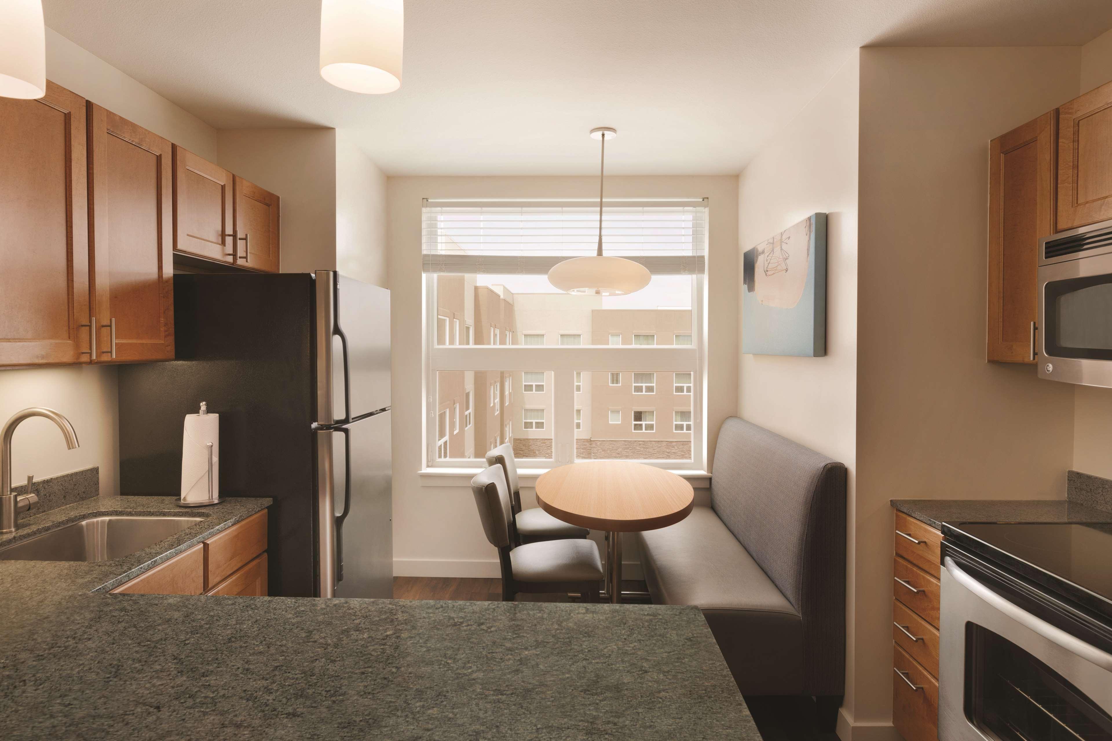 Hyatt House Airport Hotel Denver