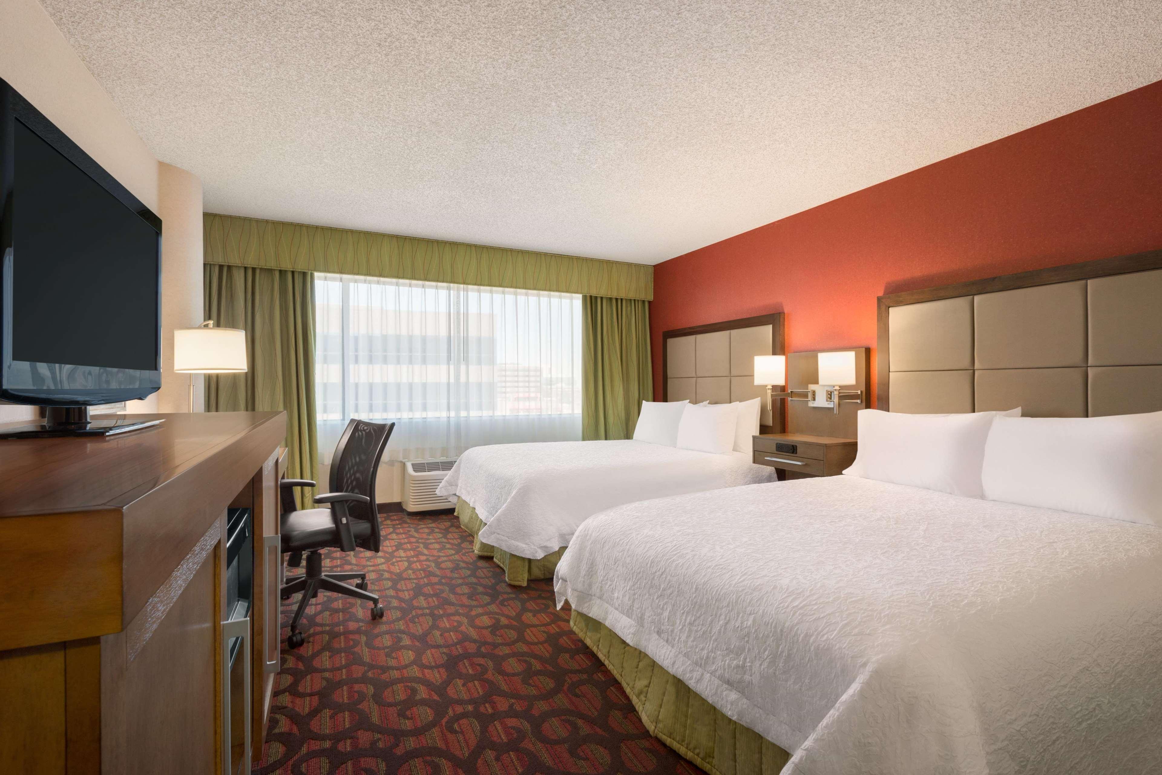 Hampton Denver West Federal Center 3*