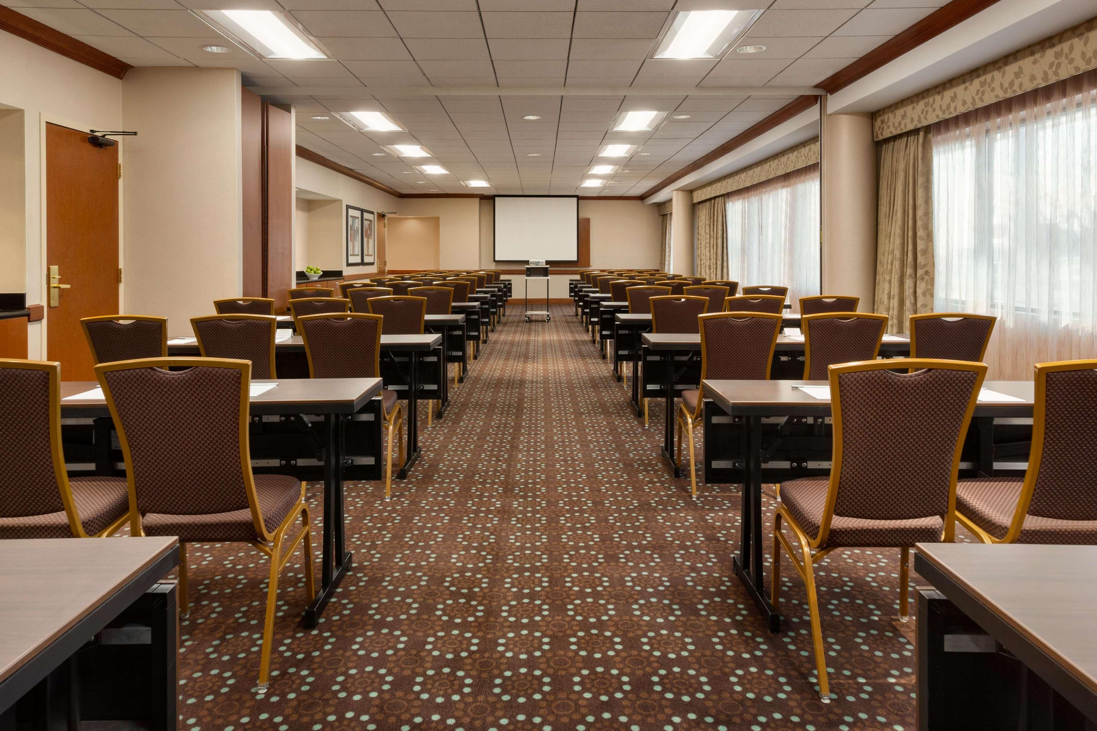Hampton Denver West Federal Center Hotel