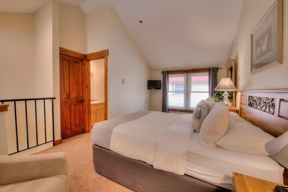 Wedgewood Hotel 3*