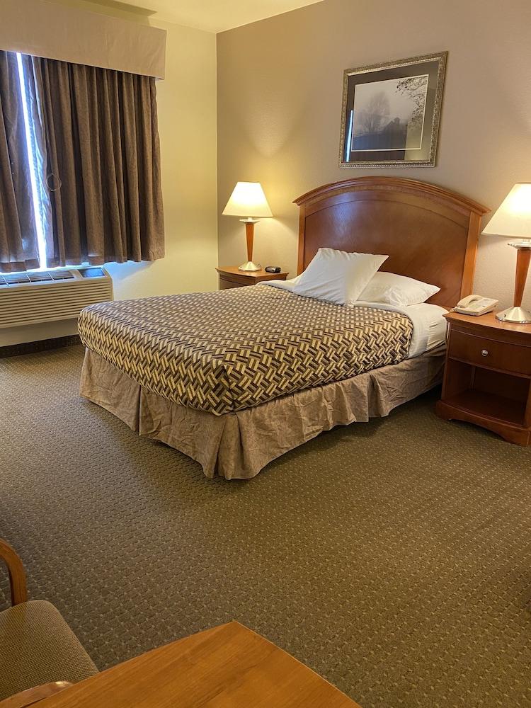 Hotel A Riverside 3*