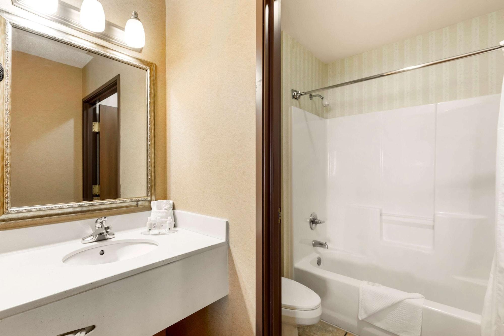 Hotel Quality & - Collins