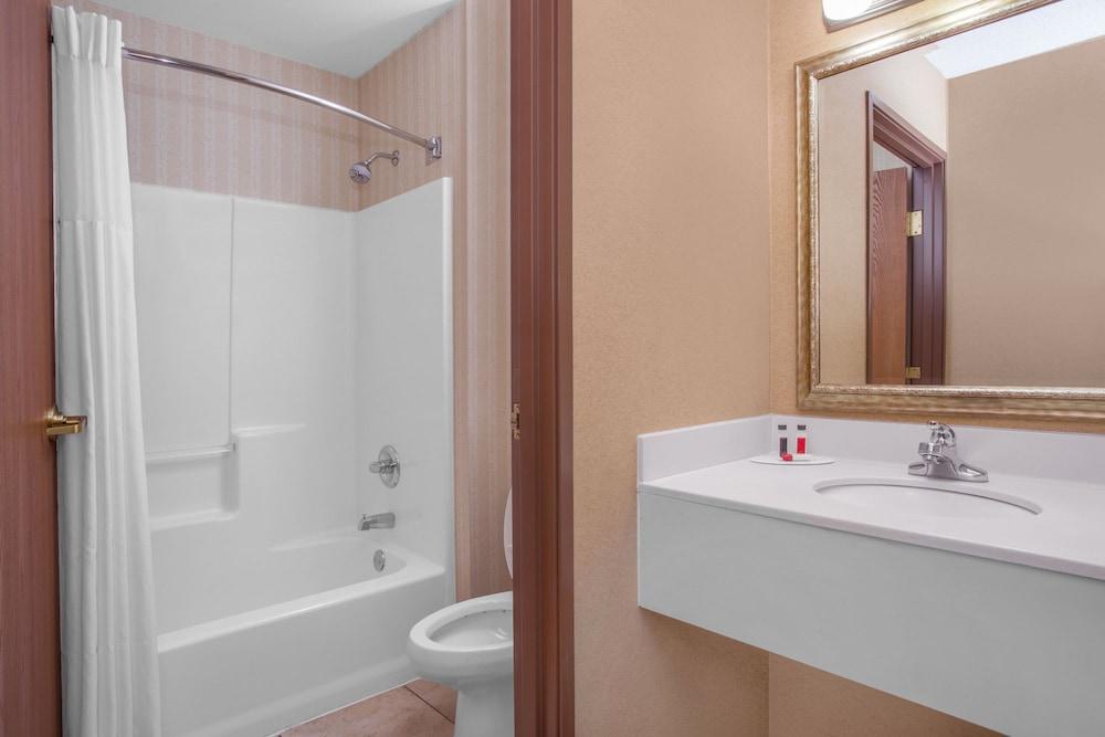 Hotel Quality & - Collins