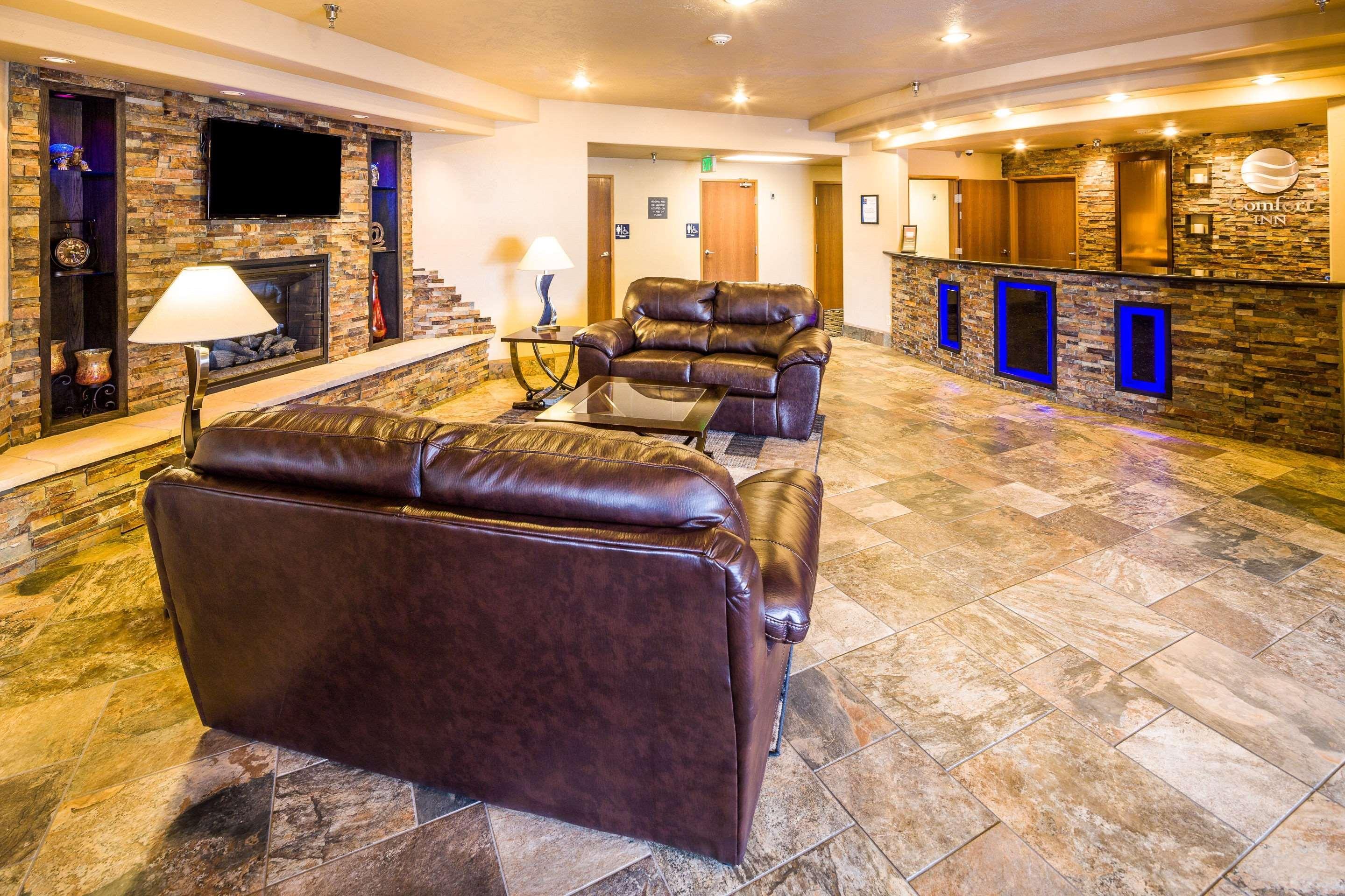 Comfort & Gunnison-crested Butte Hotel