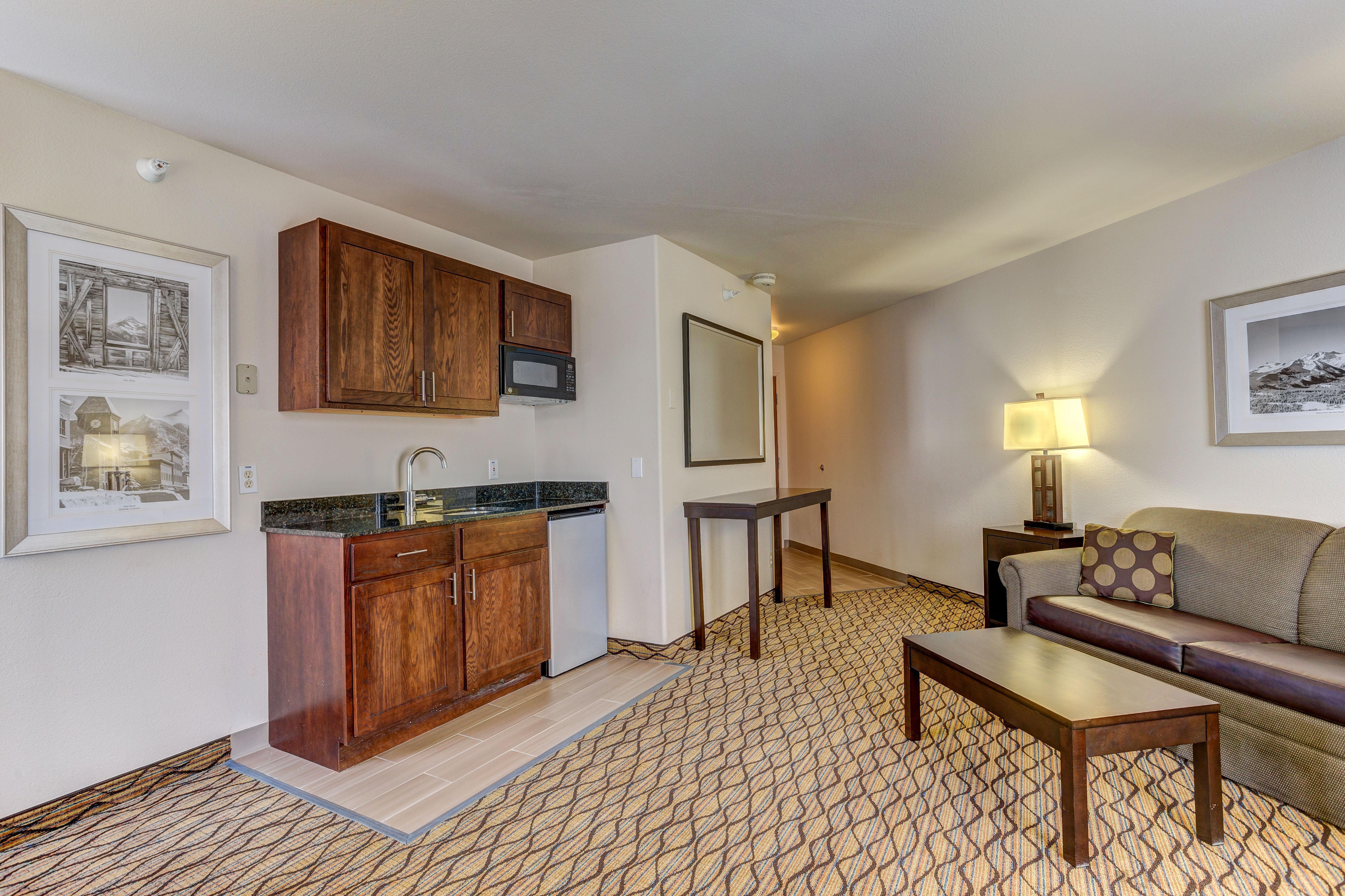 Holiday Express & - Black Canyon Area By Ihg Hotel