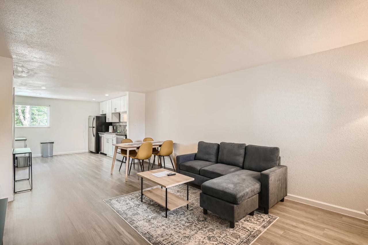 Large In Lakewood, Sk Apartment Lakewood