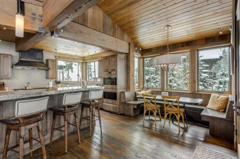 Holiday home Luxurious 6-bedroom Ski-in-ski-out Home, Very Spacious, With Private Hot Tub And Game Room, Breckenridge