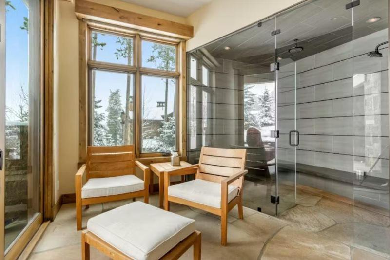 Holiday home Luxurious 6-bedroom Ski-in-ski-out Home, Very Spacious, With Private Hot Tub And Game Room, *