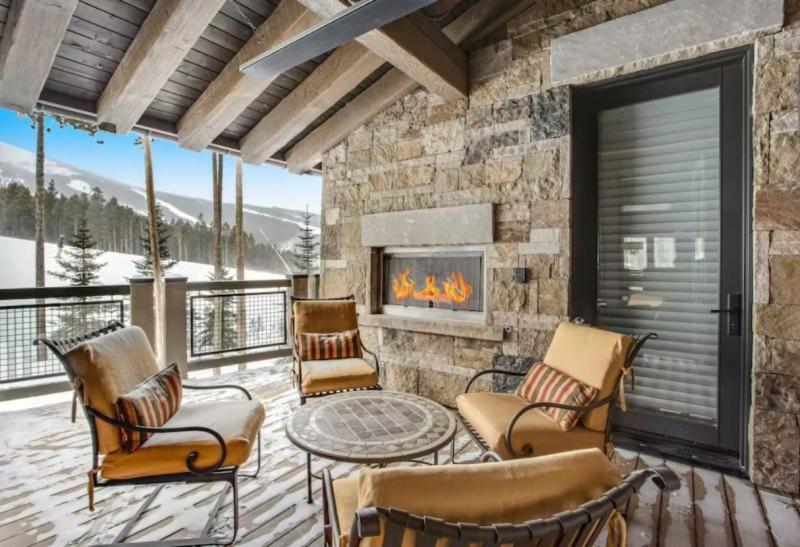Holiday home Luxurious 6-bedroom Ski-in-ski-out Home, Very Spacious, With Private Hot Tub And Game Room,