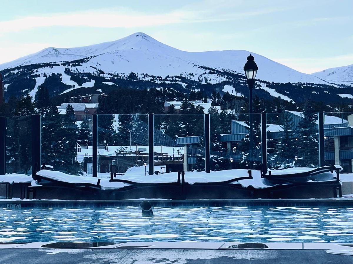 New! Marriott Slope View & Summer Luxury Sleeps 4 Full Kitchen, Amenities & Paid Parking Breckenridge