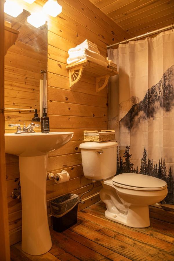 High Creek And Hotel 3*