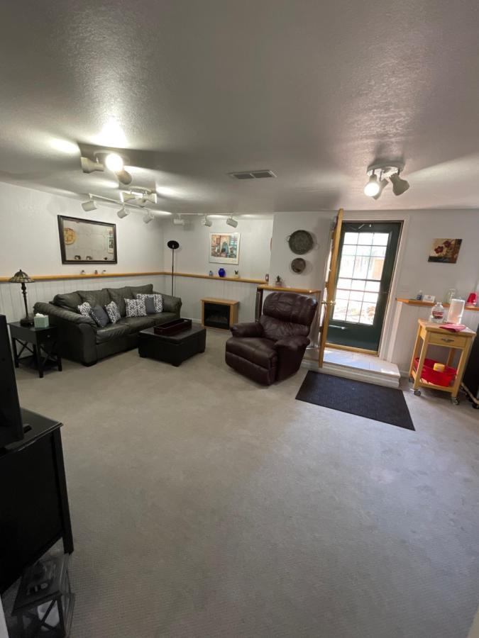 Guest house On The Divide *