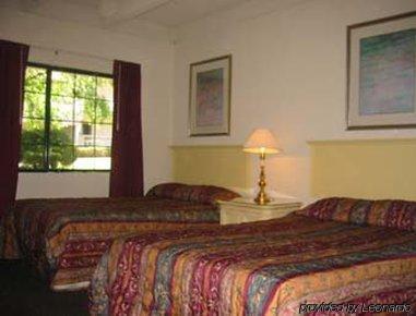Rodeway Downtown Hotel