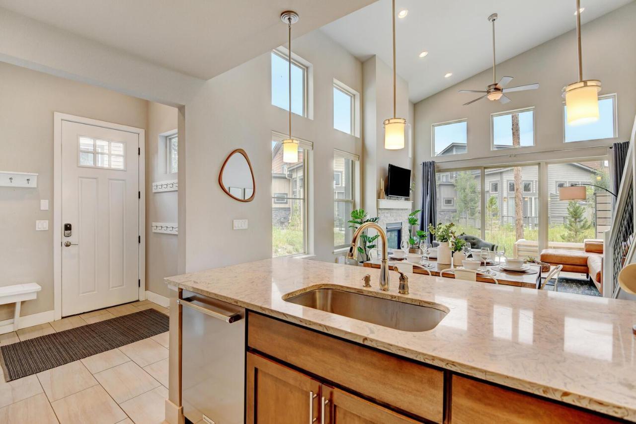Mountain Vista Luxury Holiday home Fraser