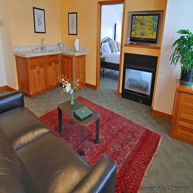 Camel's Garden 3*
