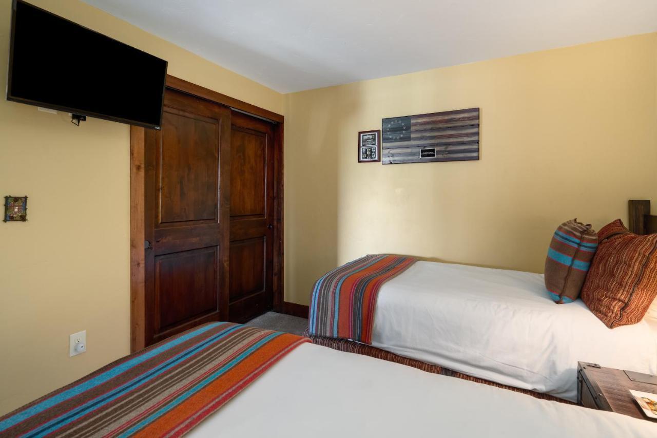 Bear Claw 408 - Ski-in Ski-out Condo! Apartment