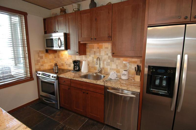 Holiday home Chateau Eau Claire Unit 17, Serene Overlooking The River With Many Upgrades *