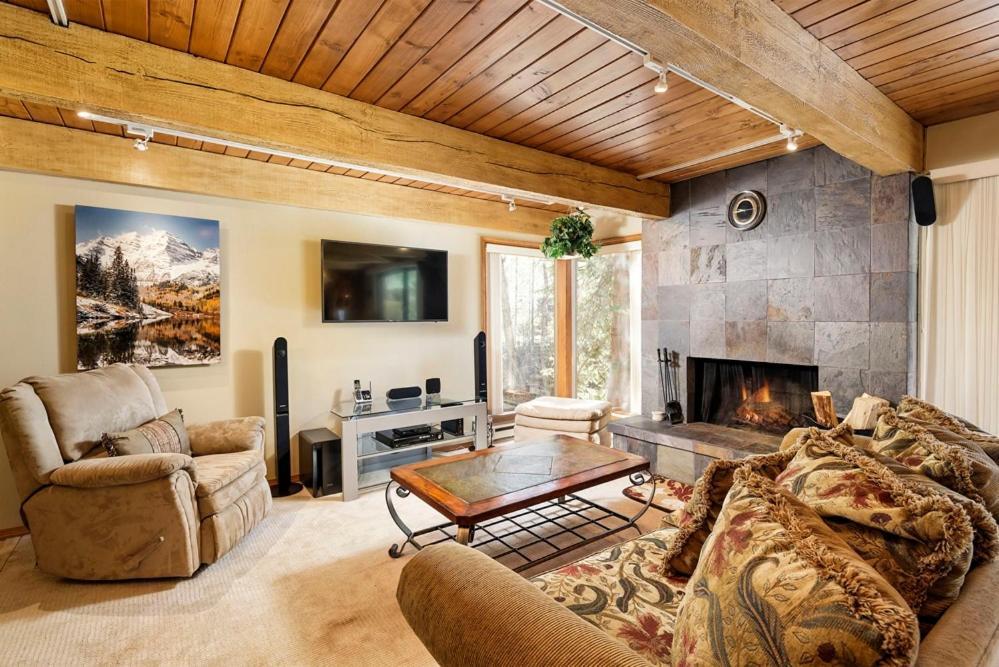 Holiday home Chateau Eau Claire Unit 17, Serene Overlooking The River With Many Upgrades