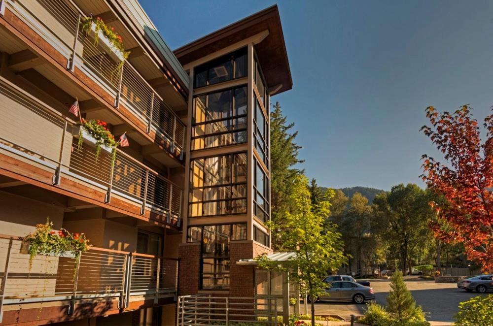 Holiday home Chateau Eau Claire Unit 17, Serene Overlooking The River With Many Upgrades