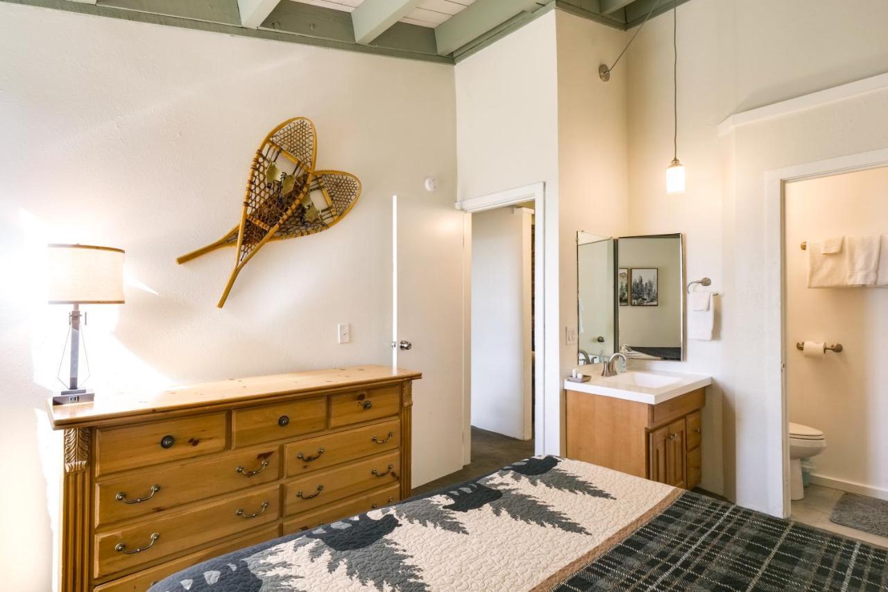 Apartment With Community Pool And Hot Tub! *