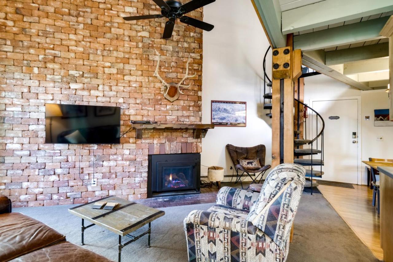 With Community Pool And Hot Tub! Apartment *