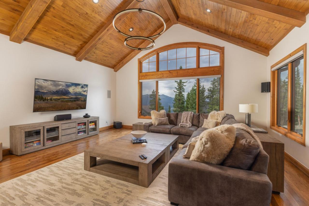 Warm And Luxurious, Spectacular Views, En-suites, Hot Tub, Shuffle Board, Arcade Machine!! Holiday home Breckenridge