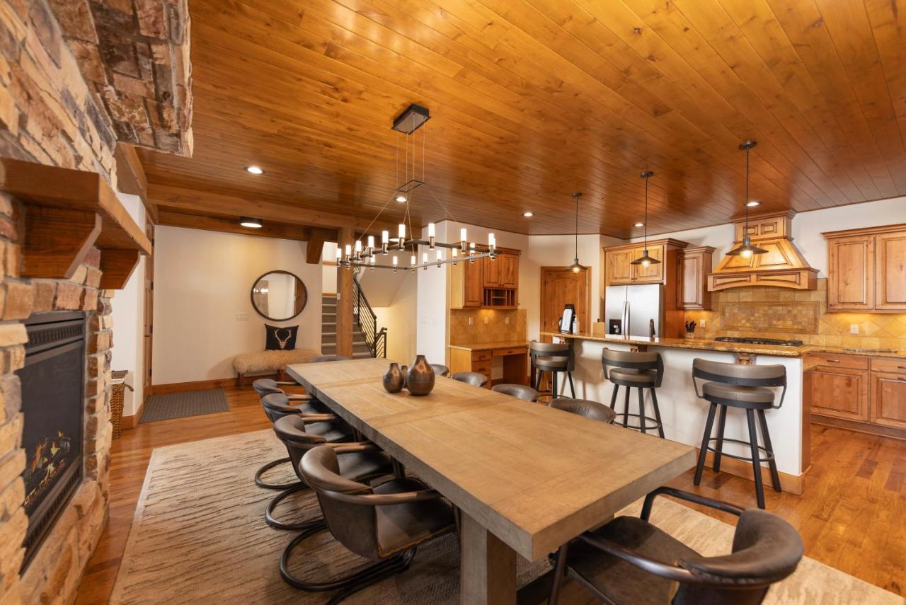 Holiday home Warm And Luxurious, Spectacular Views, En-suites, Hot Tub, Shuffle Board, Arcade Machine!! Breckenridge