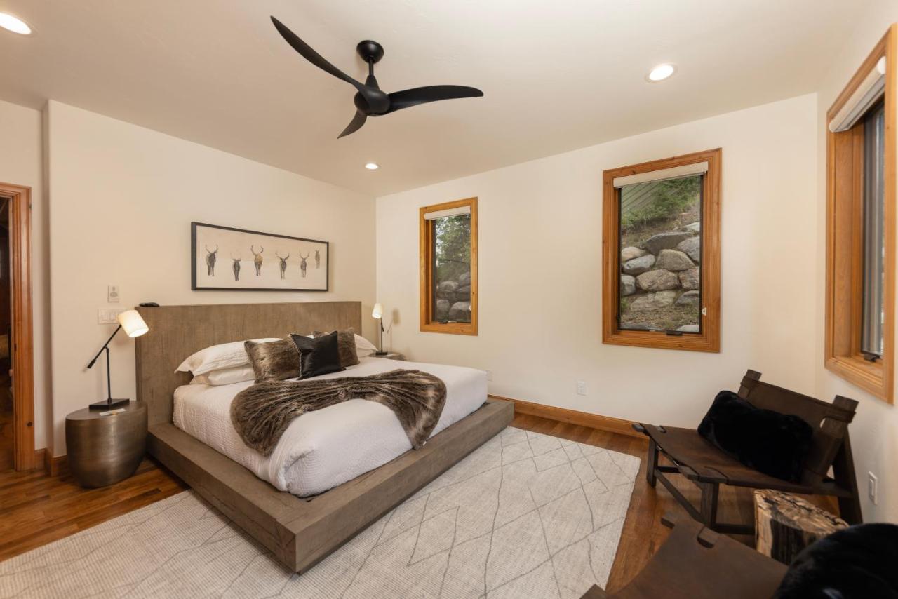 Warm And Luxurious, Spectacular Views, En-suites, Hot Tub, Shuffle Board, Arcade Machine!! * Breckenridge